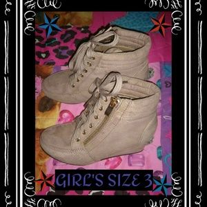 PREOWNED~ YOUTH GIRL'S LINK WEDGES